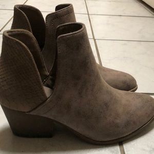 Ankle booties